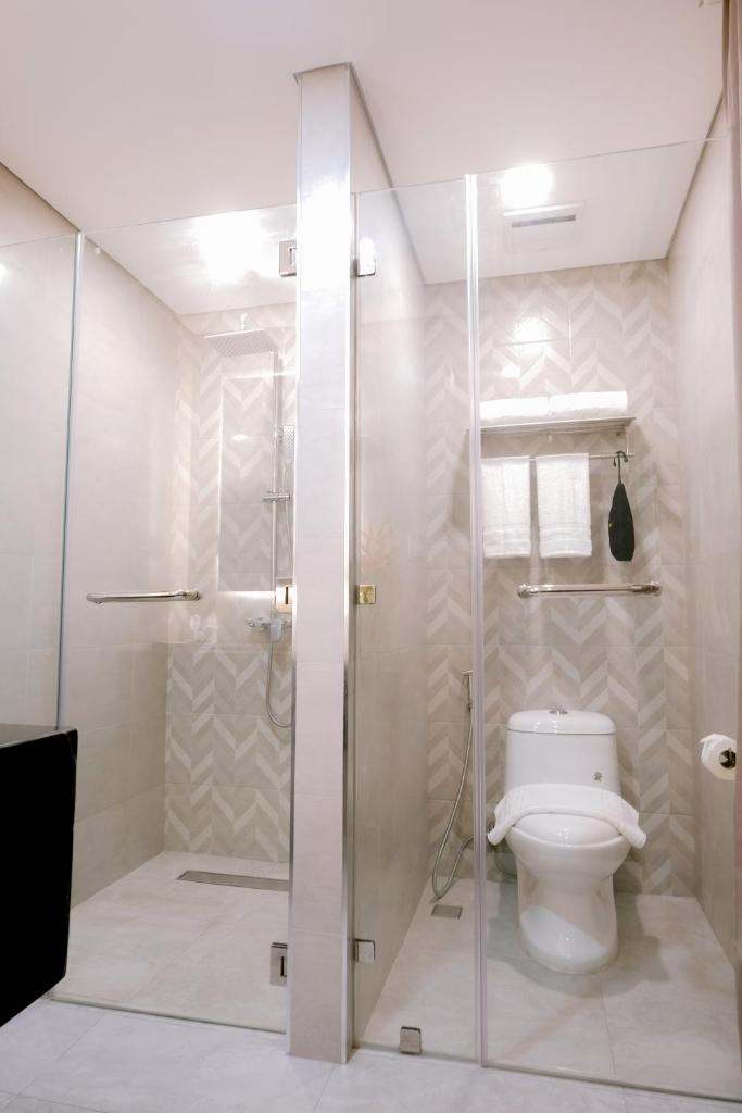 Goldberry Suites and Hotel Cebu - Tap to explore photos