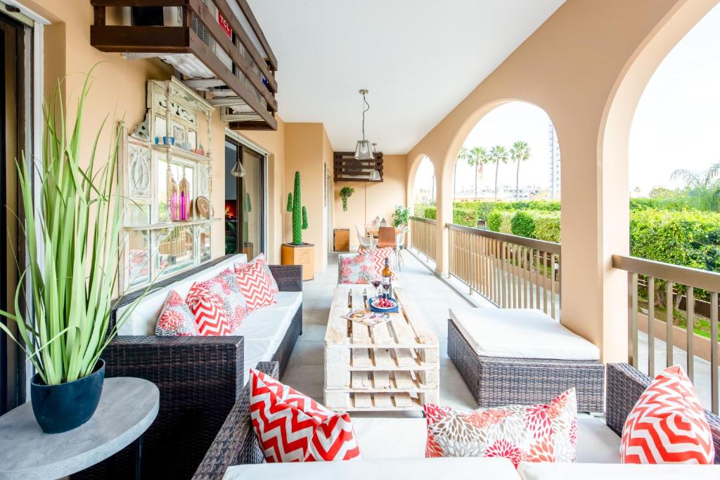 Sun city apartment photo 2