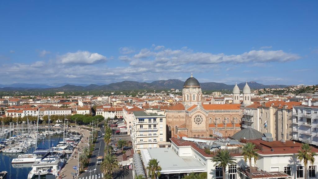 French Riviera Grand Resort Oasis -Cap Estérel Sea, Pools & Mountains - Tap to explore photos
