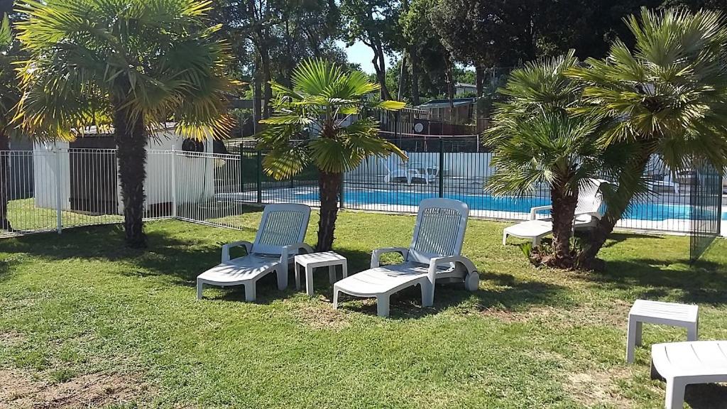 Camping Les Chênes Verts photo 1
