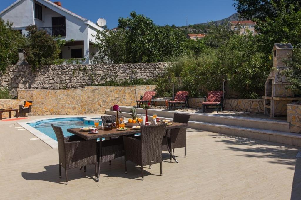Villa Avoca photo 2