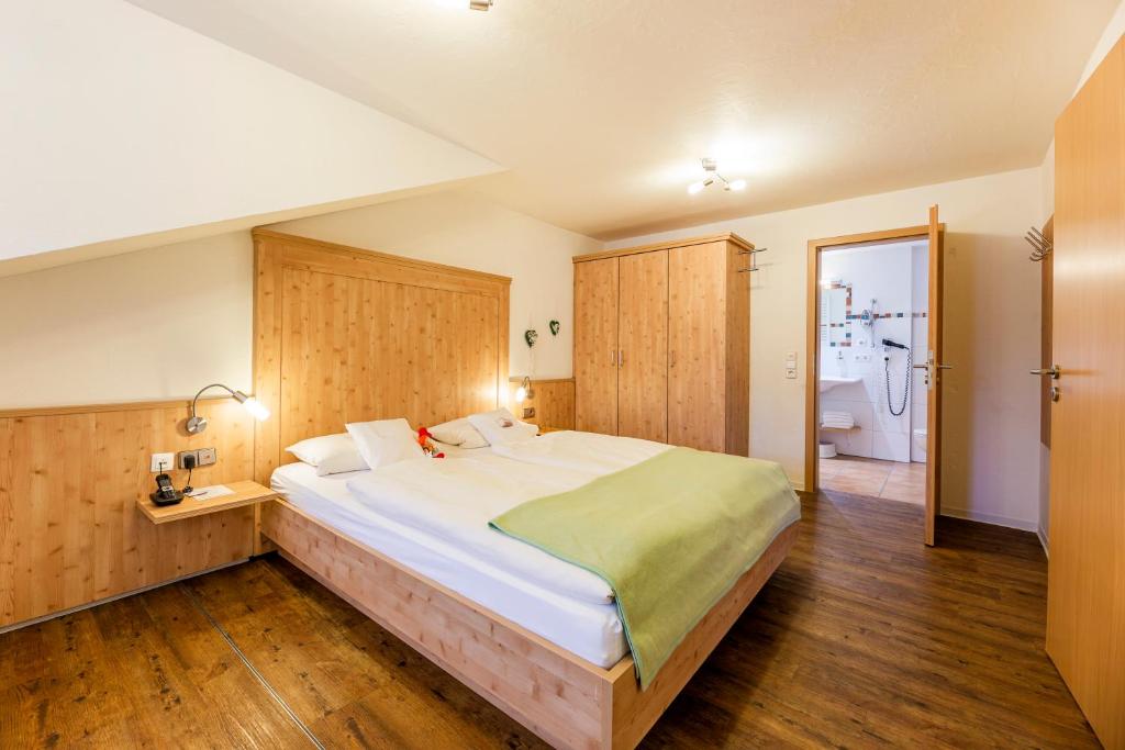 Hotel Engel - Familotel Hochschwarzwald photo 4