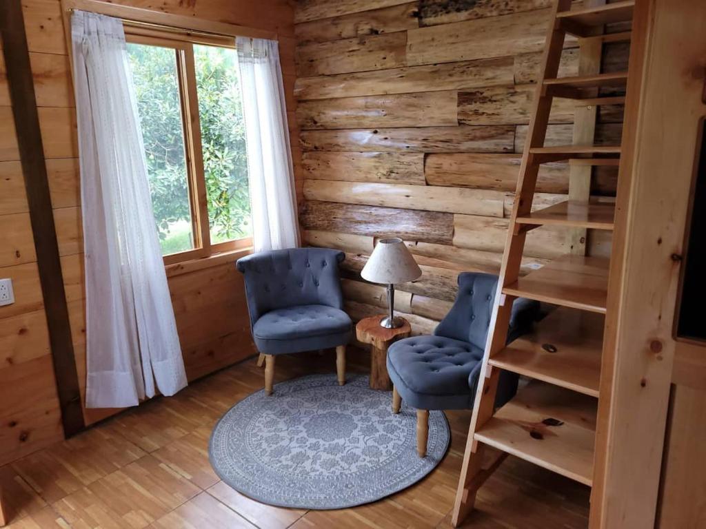 Charming cabin surrounded by nature photo 4