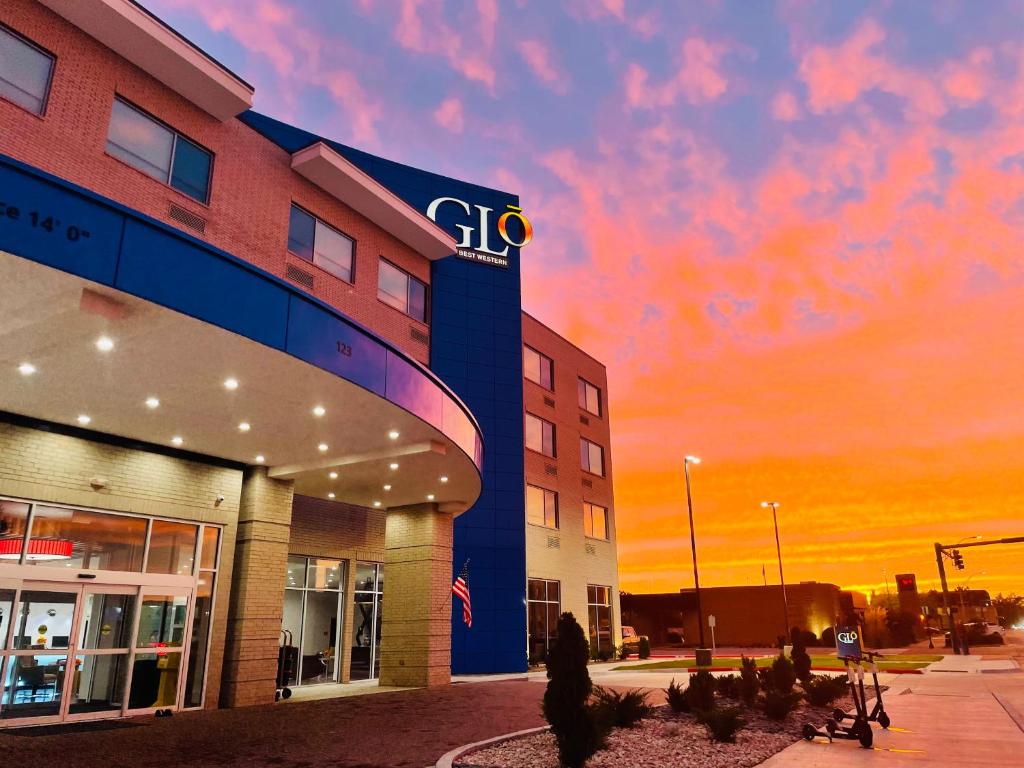 GLō Best Western Enid OK Downtown/Convention Center Hotel image