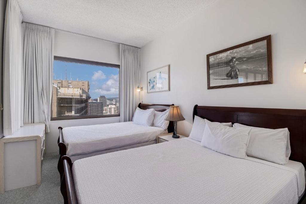 Апартаменты (Номер Делюкс с 2 кроватями размера «queen-size»), Sea View Condos at the Waikiki Banyan - Free Parking!