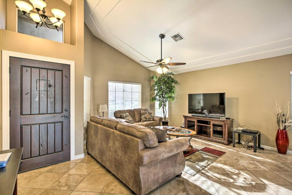Pool, Hot Tub & Golf Course View: Glendale Oasis! - Tap to explore photos