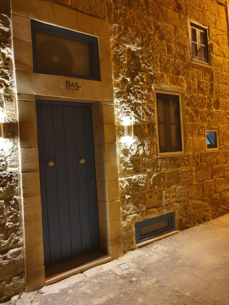 B&S Accommodation Renovated 18 Century House of Character in Ghaxaq photo 4
