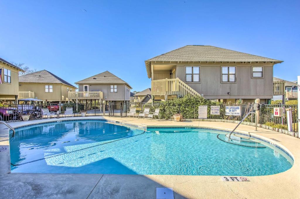 Coastal Condo with Pool Access - Walk to Apache Pier photo 2