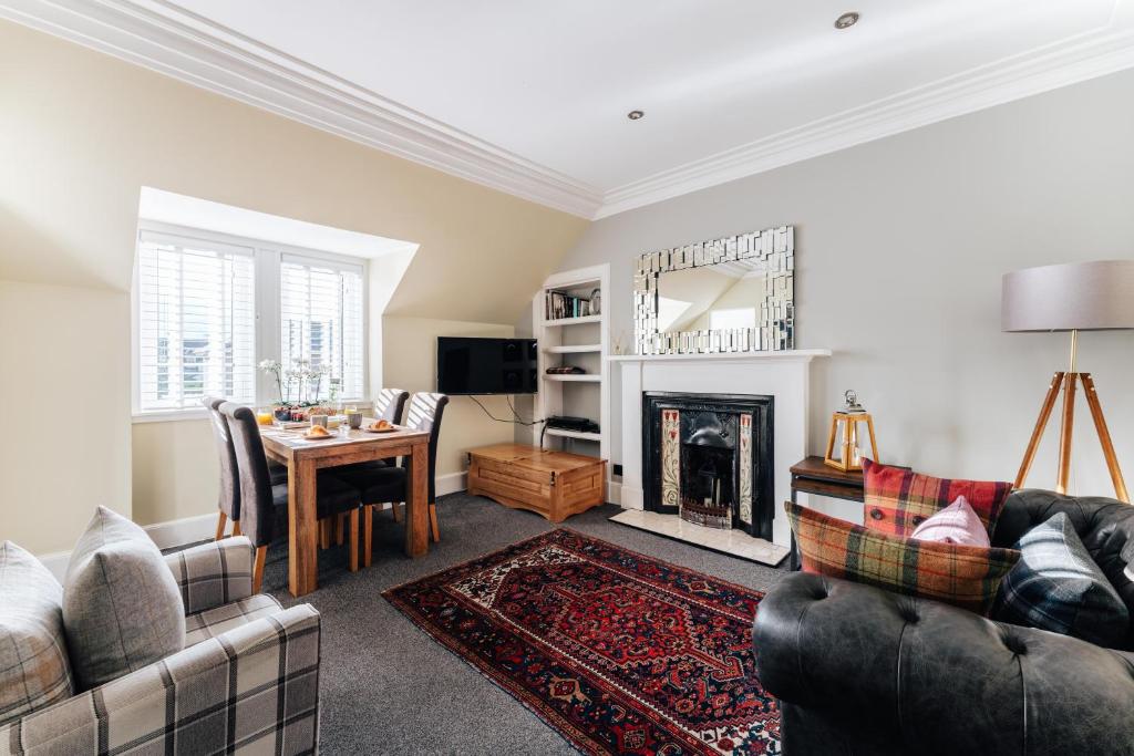 Luxury Inverness central apartment private parking Room Type - Two-Bedroom Apartment
