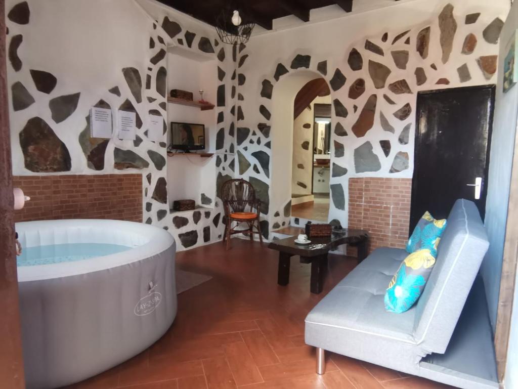Casita Rural con Jacuzzi climatizado. photo 1