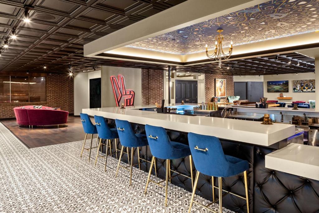 The Highlander Hotel photo 2