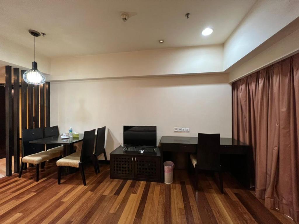 Raintree Resort suites at Bandar Sunway - Tap to explore photos