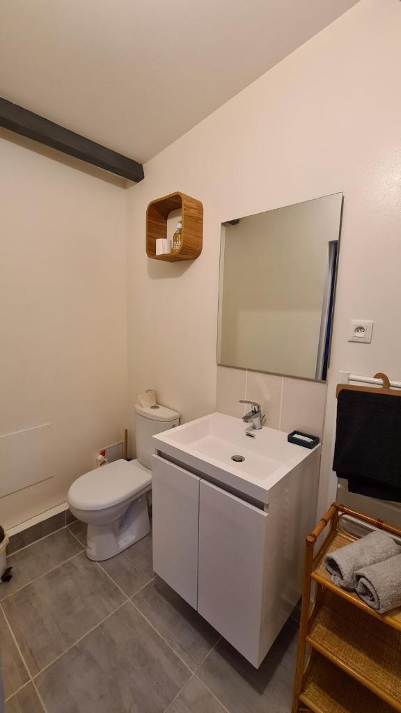 Charmant logement avec parking photo 4