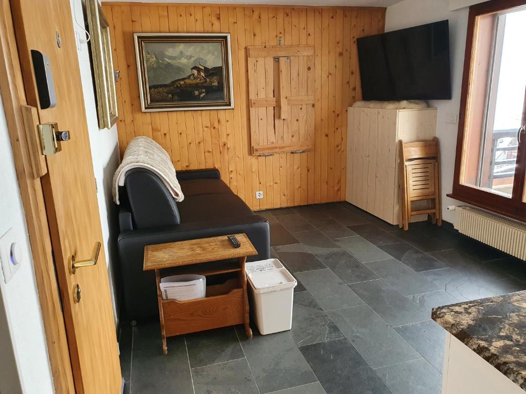 Premium Jacuzzi Central Verbier Studio, High Floor photo 1