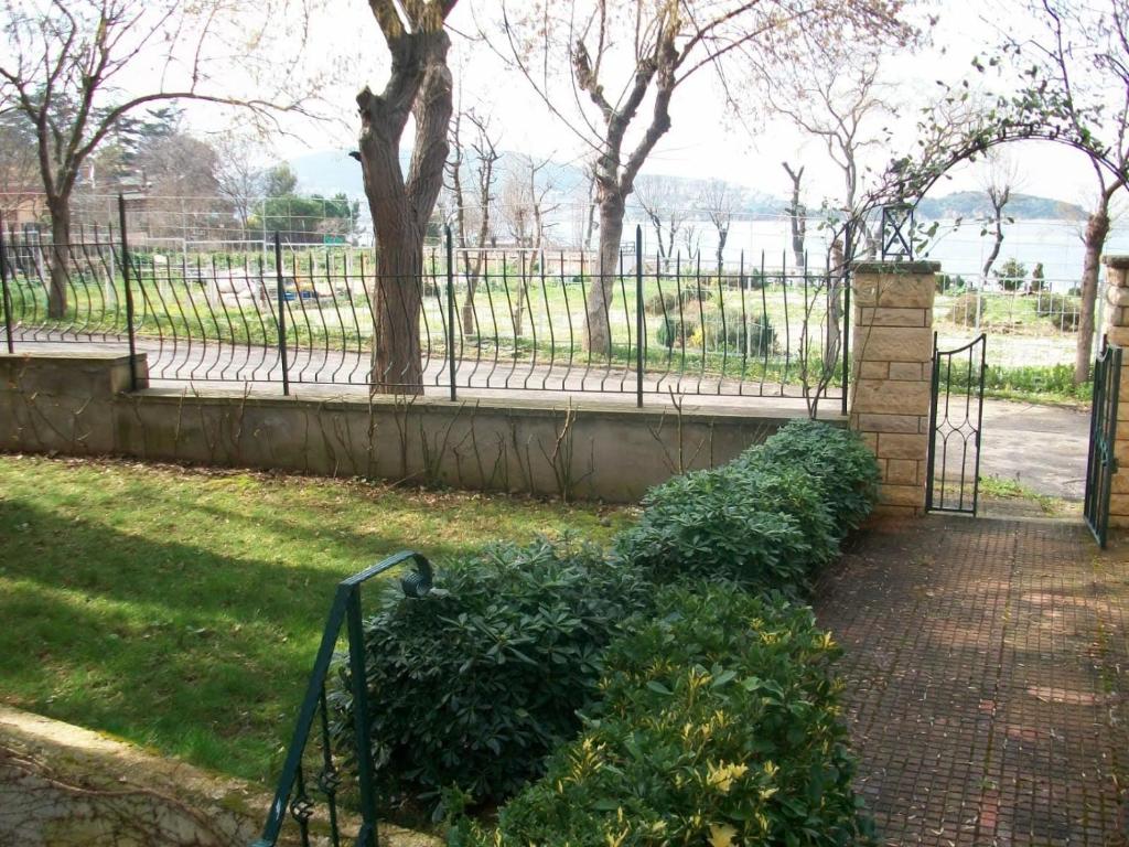 Garden flat in Prince islands, Heybeliada photo 2