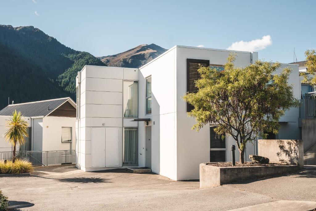 Blue Peaks Apartments photo 3