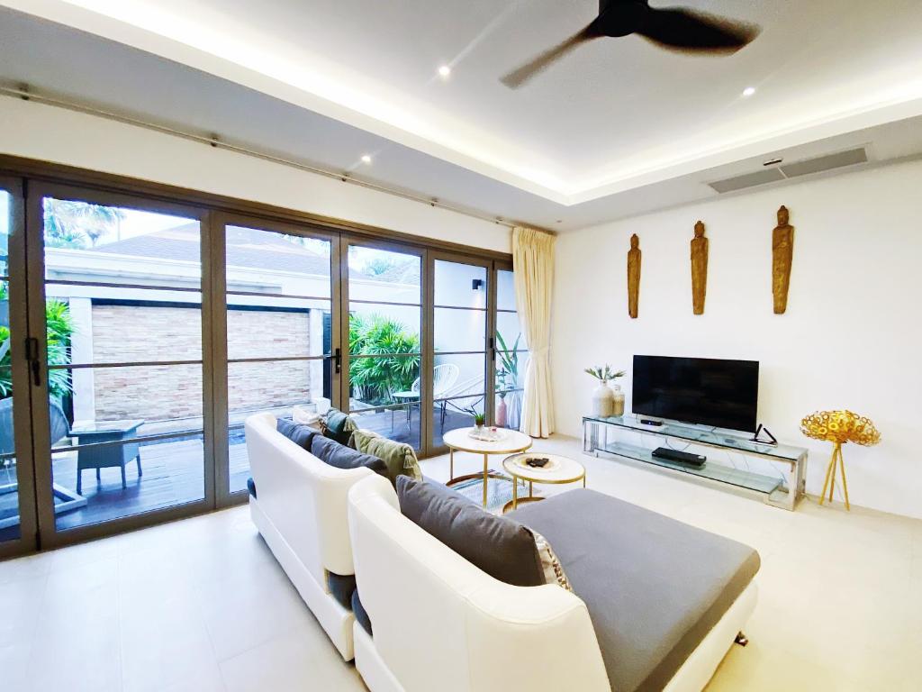 Beautiful 1br Pool Villa Walk To Bangtao Beach photo 4