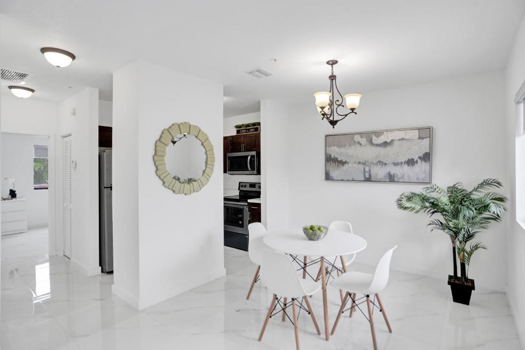 Renzzi Wynwood Apartments image