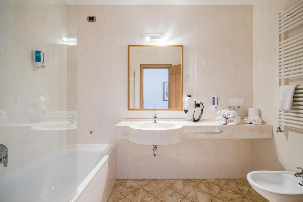 Hotel Kronplatz photo 4