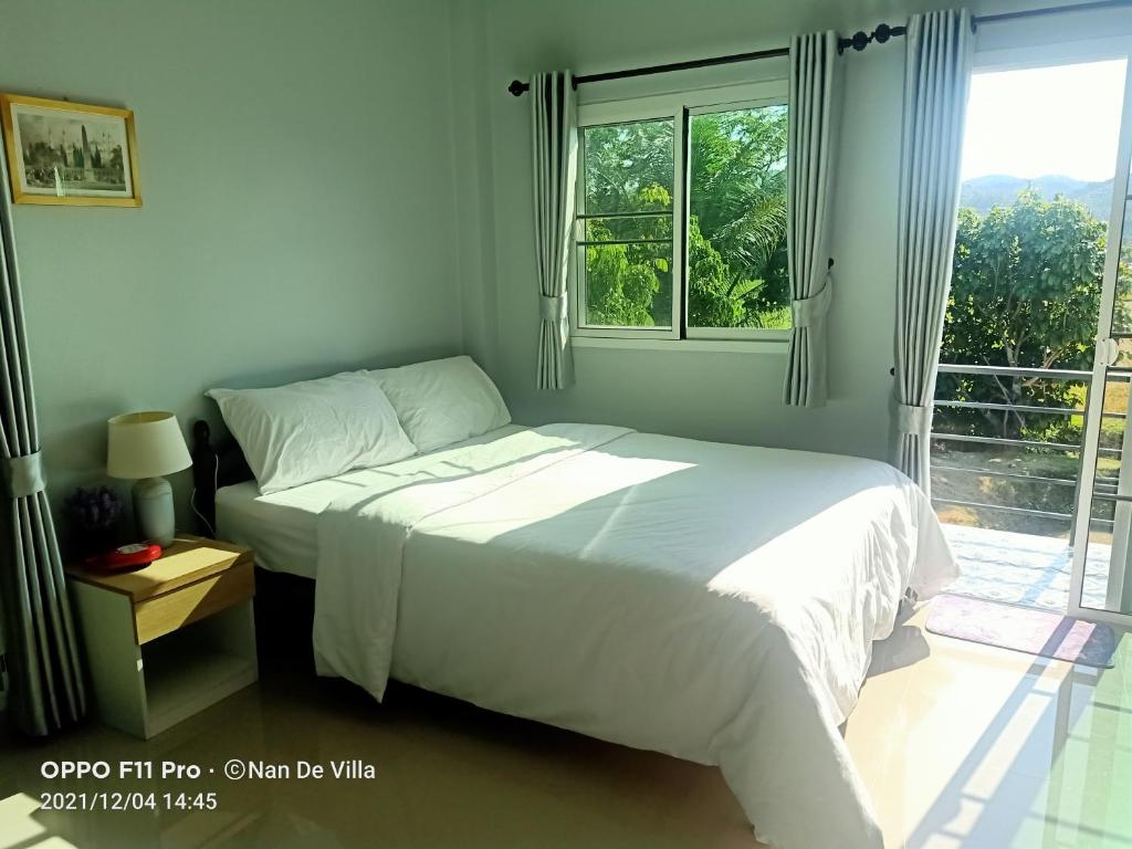 Nan De Villa photo 4