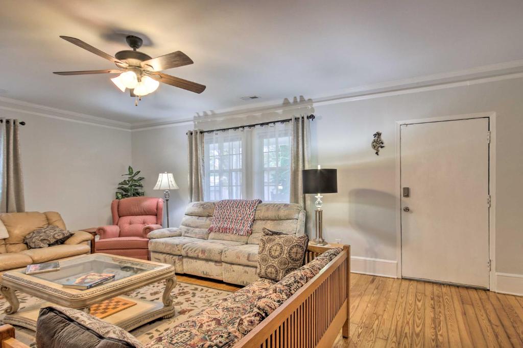 Traditional Southern House with Front Porch! photo 3