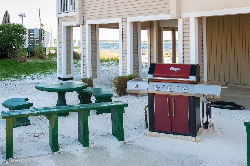 Soundside Holiday Beach Resort photo 1