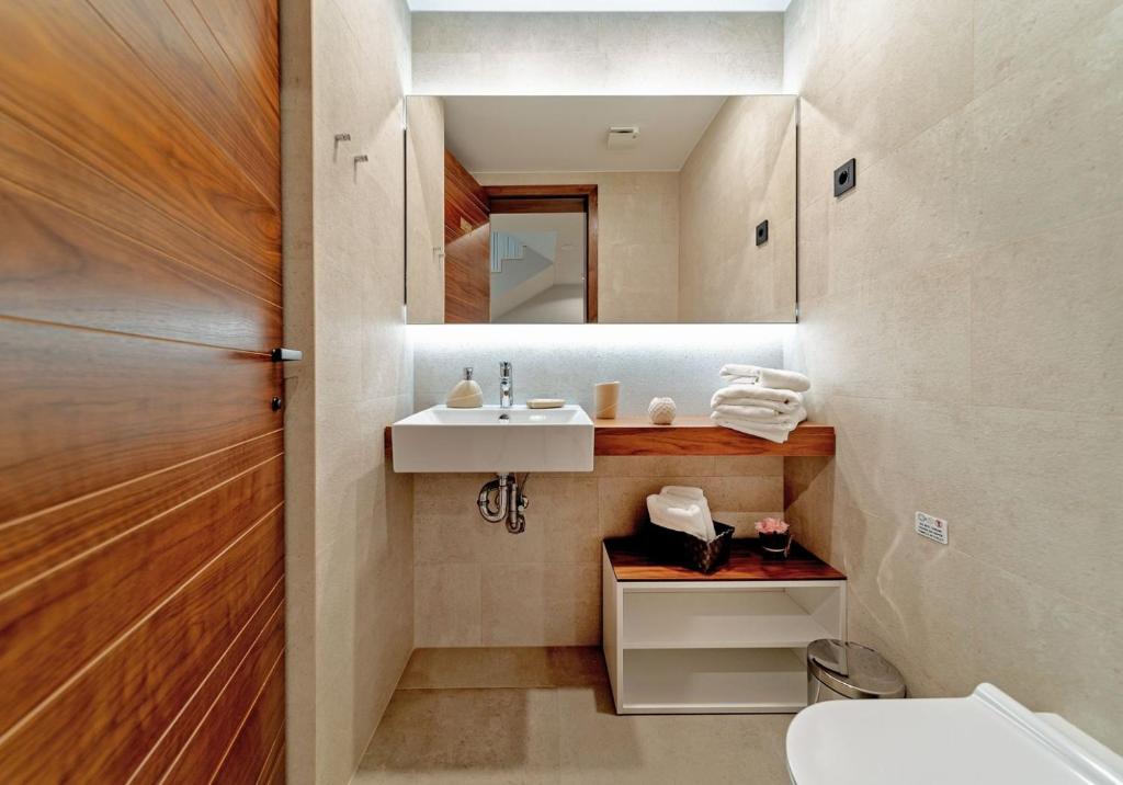 Luxury Villa Delight I Promajna with pool, gym, sauna and jacuzzi photo 2