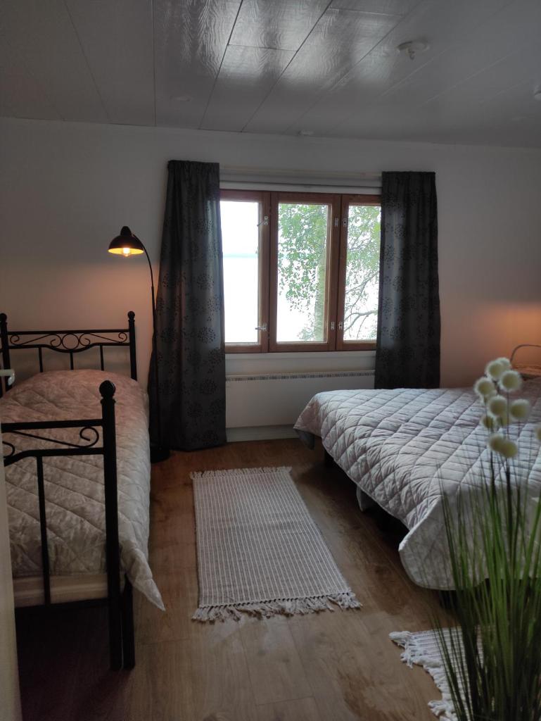 Old Finnish lakeside cottage with sauna photo 3