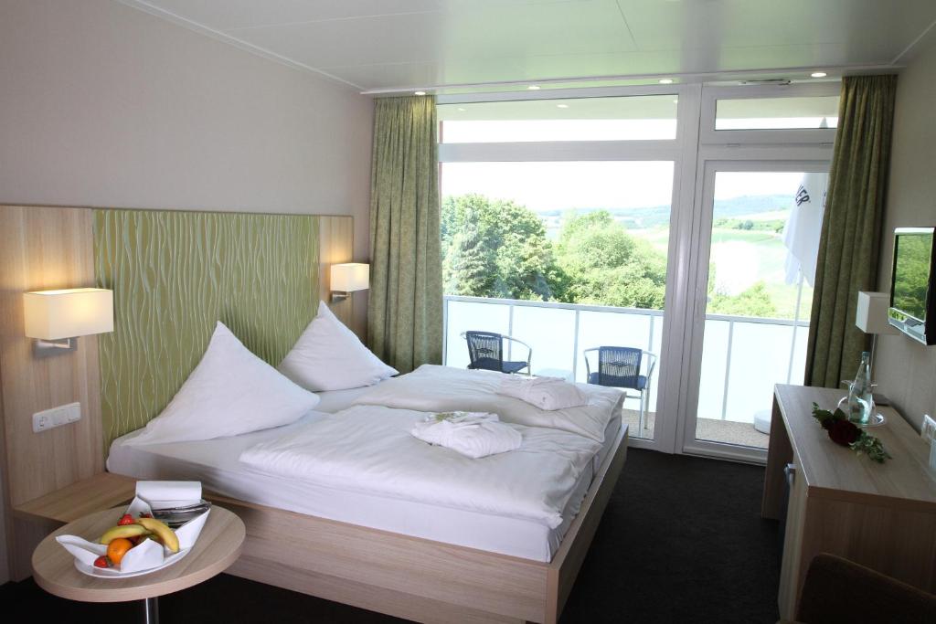 Двухместный (Улучшенный двухместный номер с 1 кроватью), Seehotel am Stausee