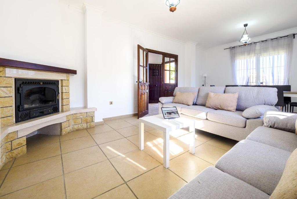 Cubo's Villa Plumaria de Alhaurin - Tap to explore photos