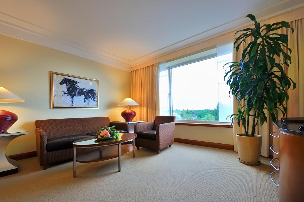 Сьюит (Полулюкс), Regent Warsaw Hotel