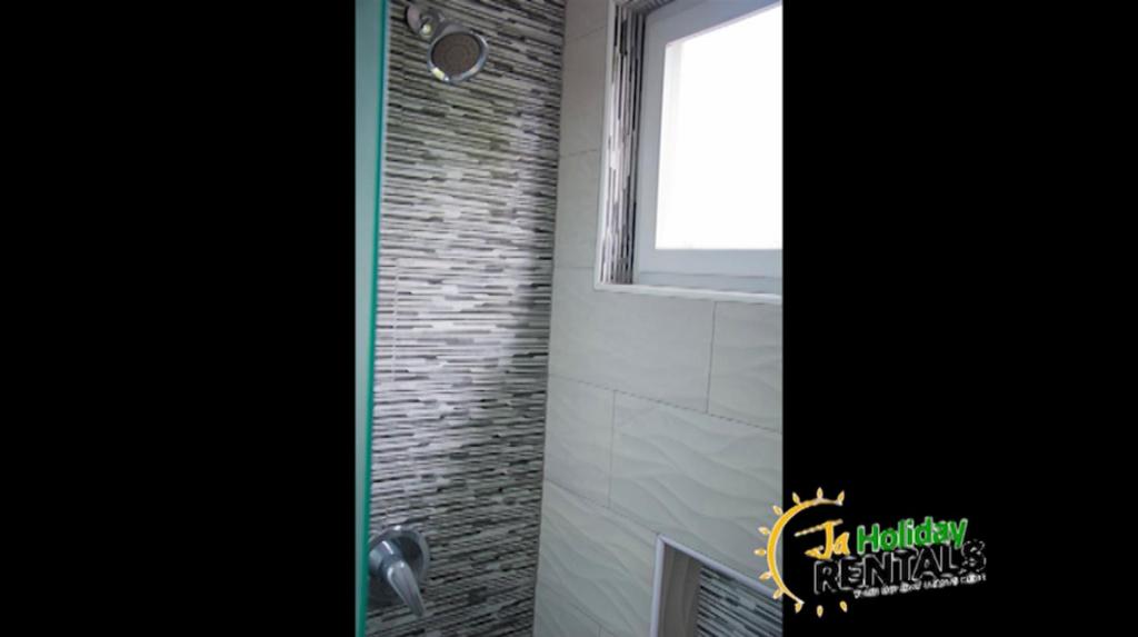 Beautiful 3-Bed House in Saint Catherine Portmore photo 2