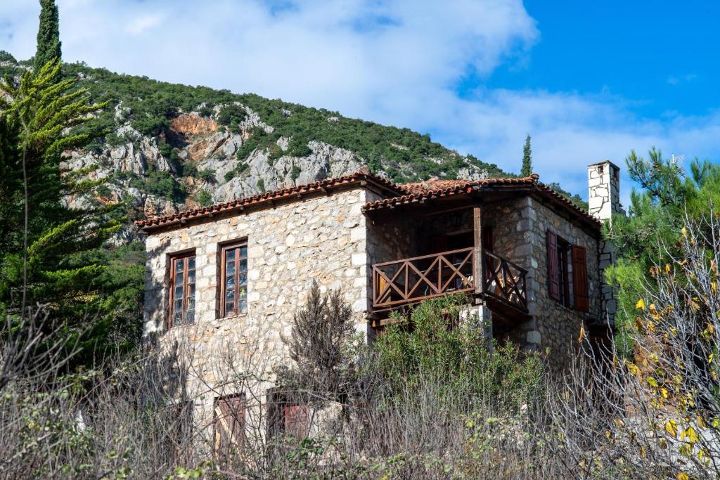 MARIOLATA STONE HOUSE photo 1