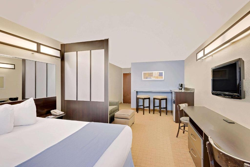 Microtel Inn and Suites by Wyndham - Geneva photo 4