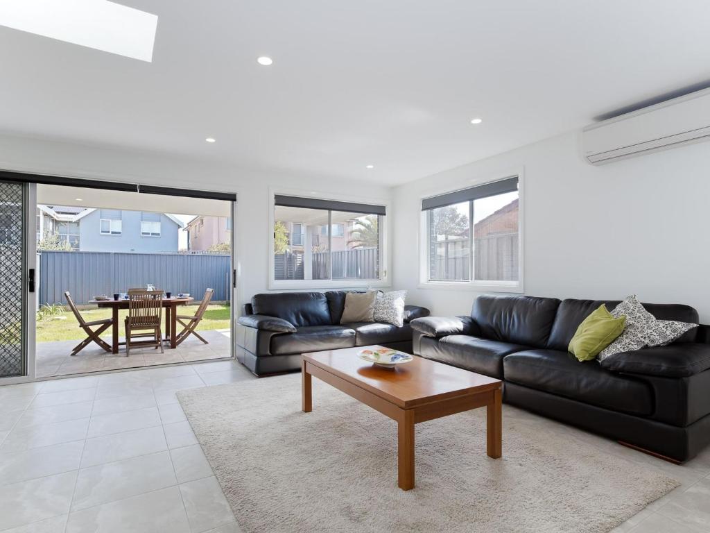 Birubi Breezes 2 Large Duplex with Air Conditioning WI FI and only 5 minute walk to the beach photo 1