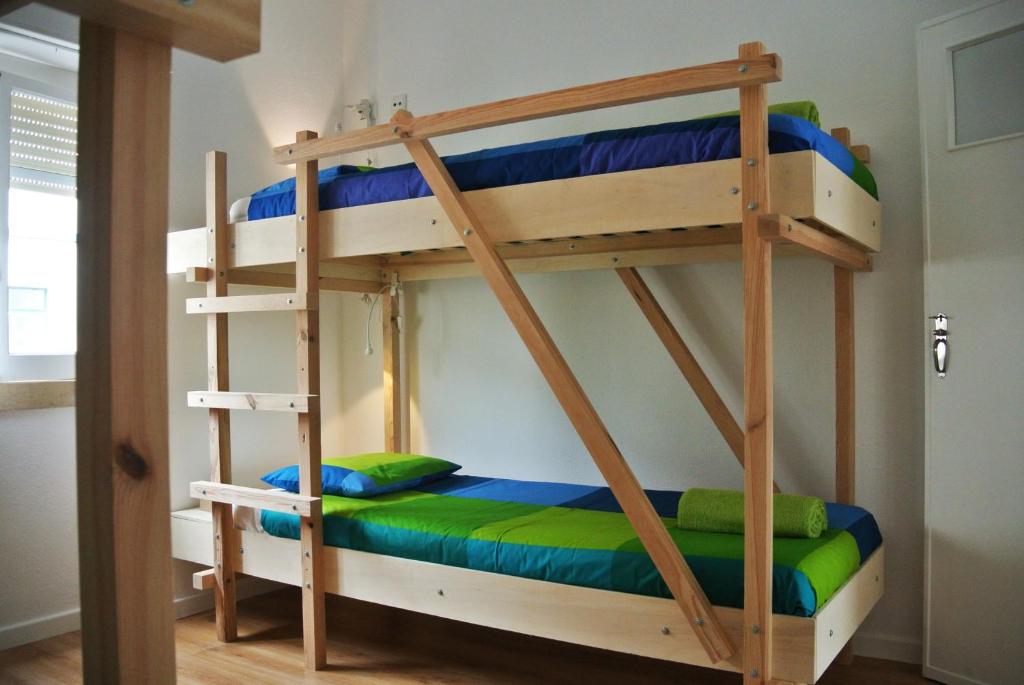 Номер (Кровать в общем 4-местном номере для мужчин и женщин), Nazaré Hostel