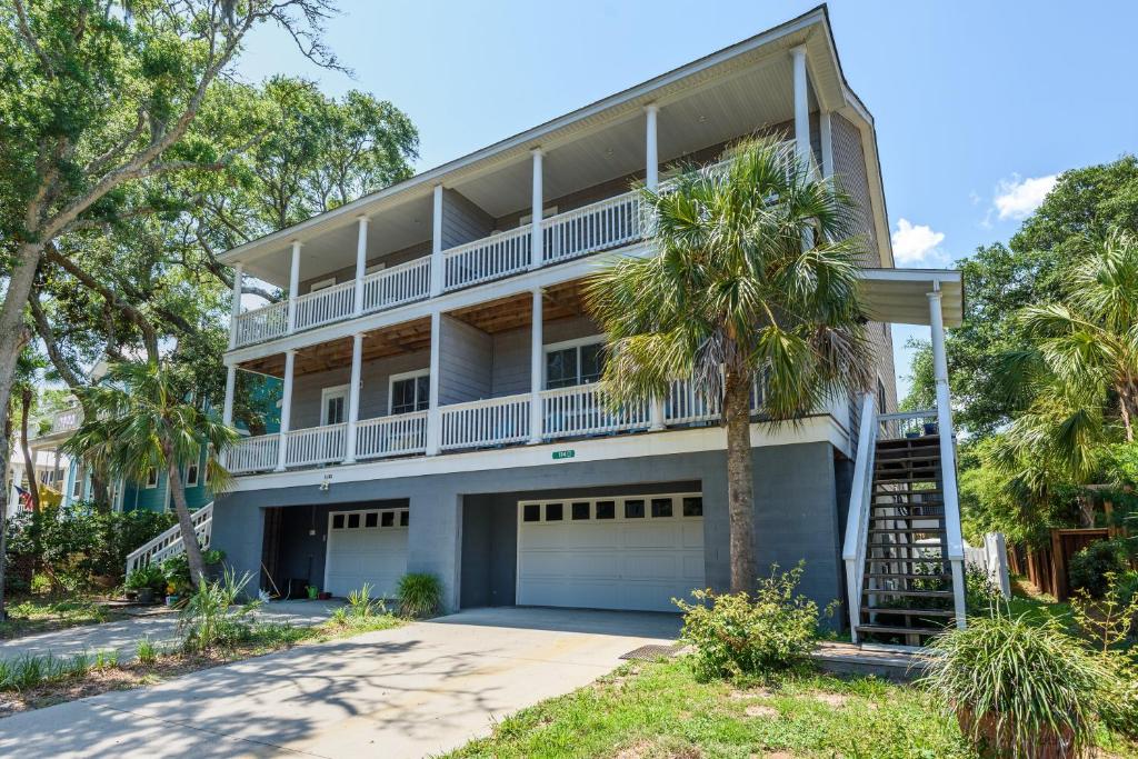 New Listing -114A W Hudson Ave - Open Layout - Close to Everything photo 3