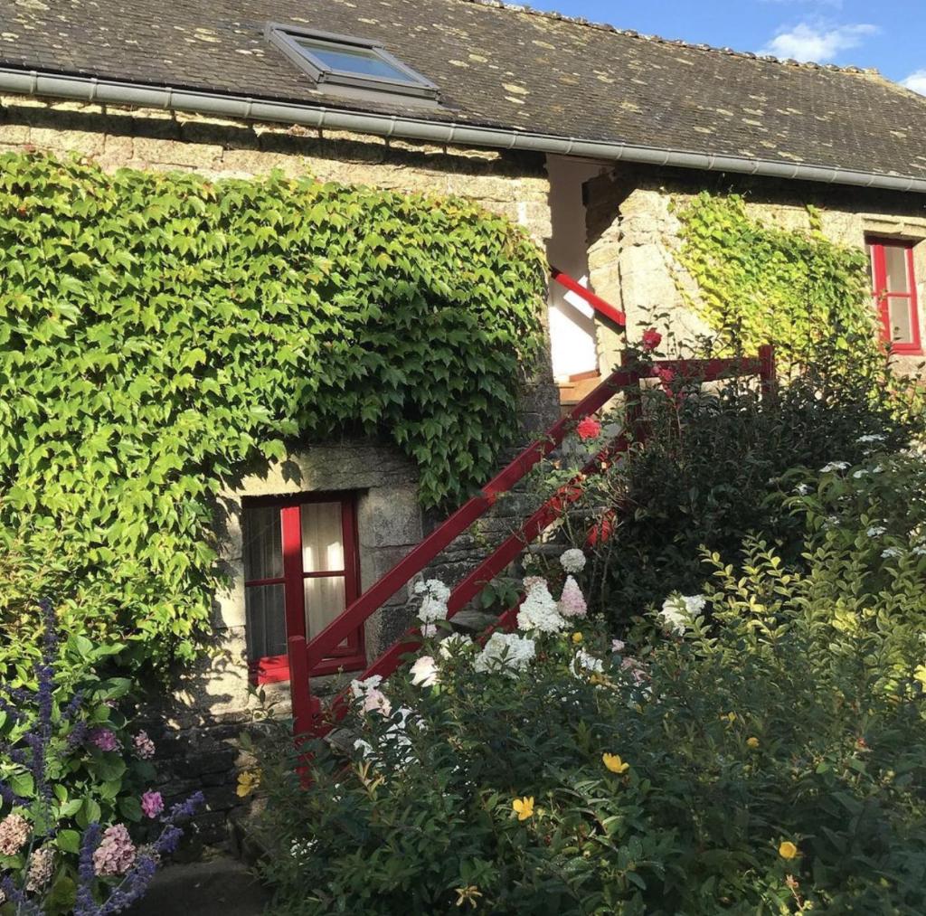 Le Châtel photo 1