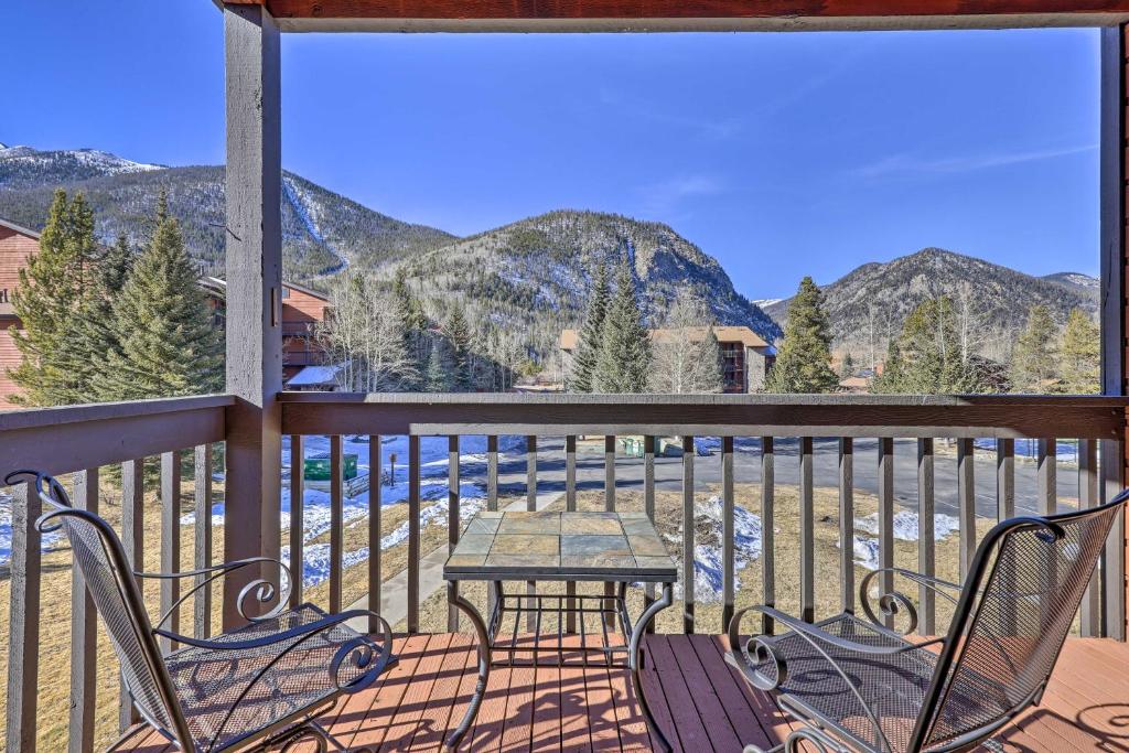 Warm and Welcoming Mtn-View Condo about 8 Mi to Ski photo 1