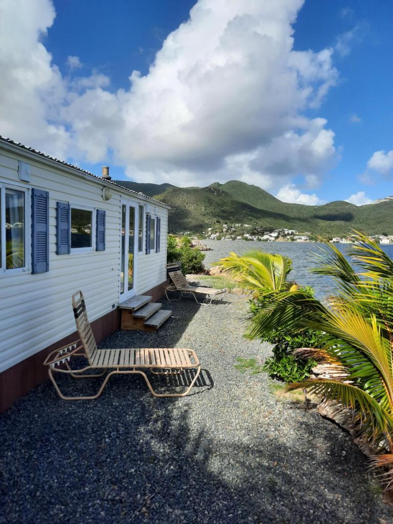 Waterfront 2 Bedroom MobilHome photo 1