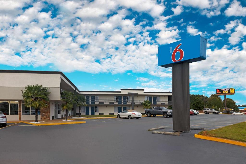 Motel 6 McDonough, GA photo 2