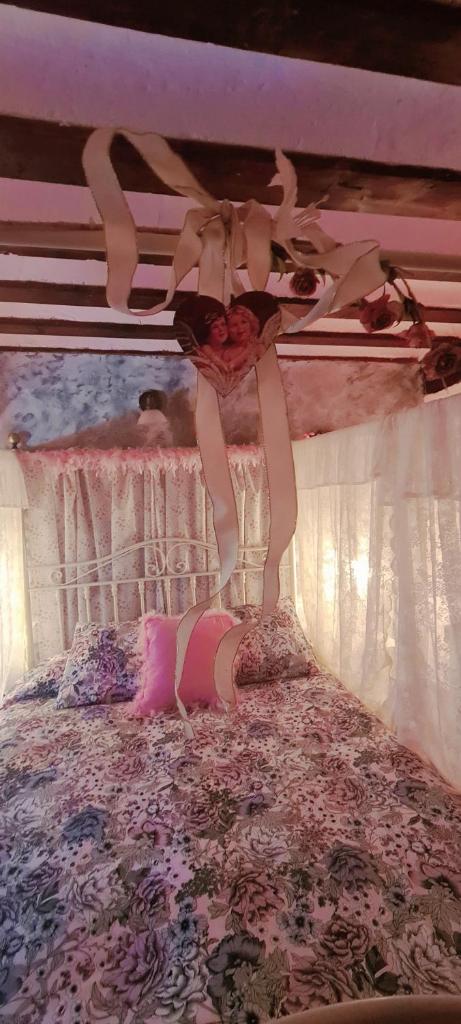 Room in Guest room - Romantic Christmas at La Quinta de Malu photo 4