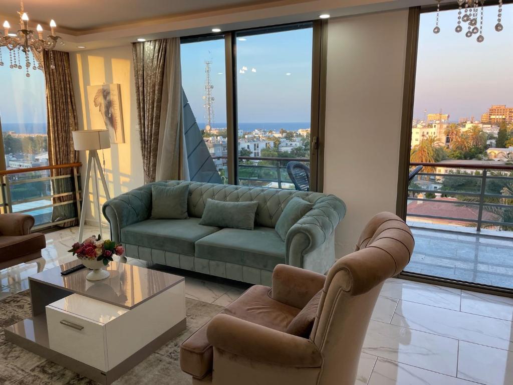 Elegant 2+1 Flat in the Heart of Kyrenia + wifi photo 4