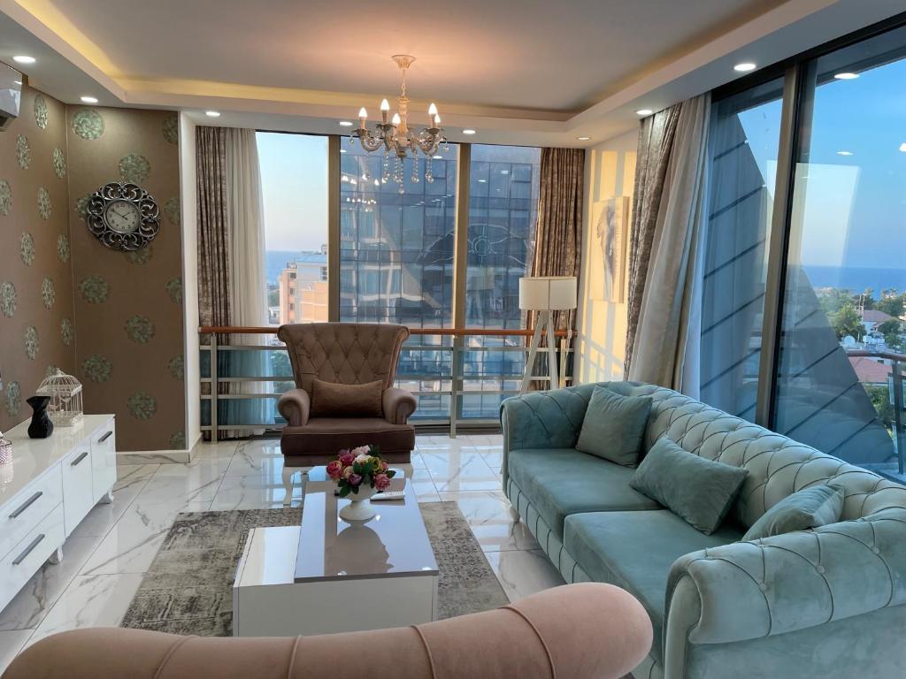 Elegant 2+1 Flat in the Heart of Kyrenia + wifi photo 2