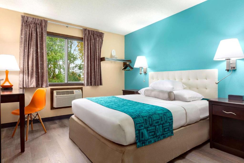 Howard Johnson by Wyndham Waterloo/Cedar Falls photo 3