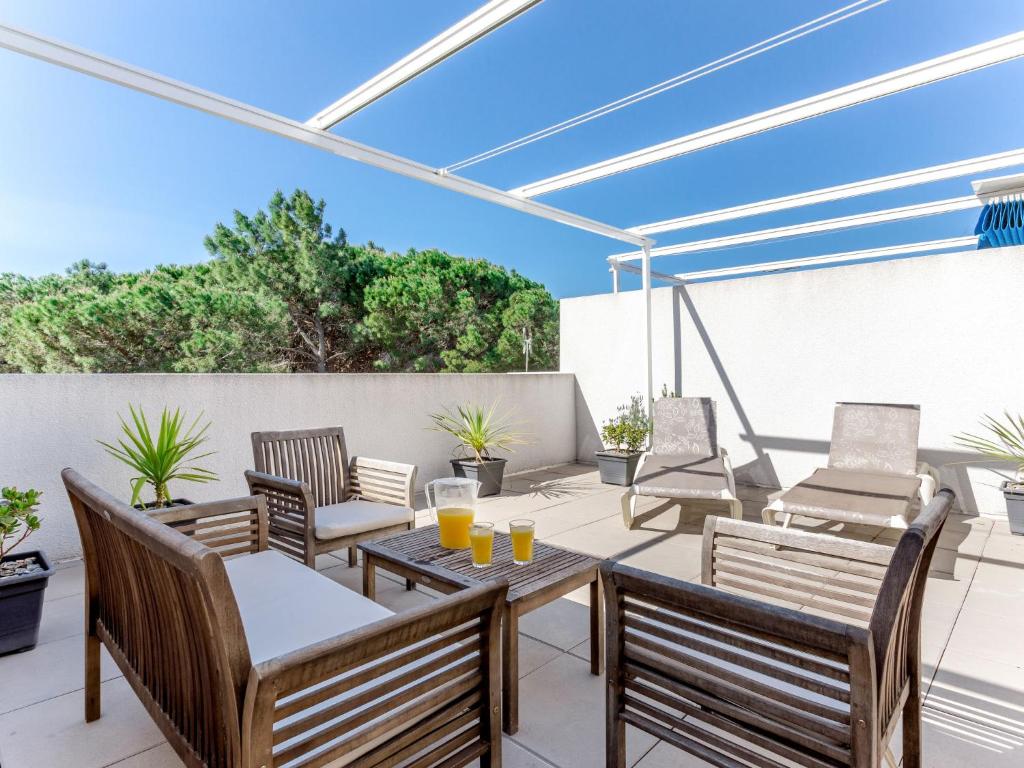 Apartment Les Pins Parasols - AGL351 by Interhome photo 3