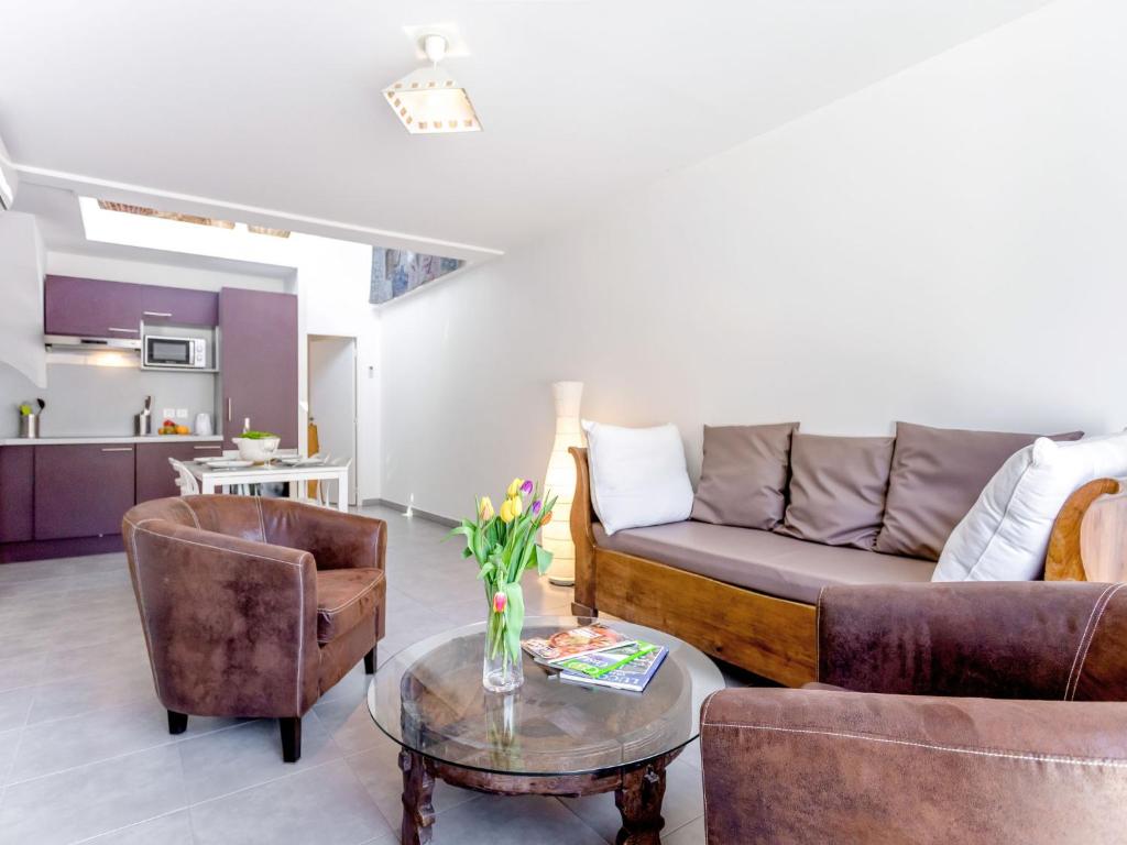 Apartment Les Pins Parasols - AGL351 by Interhome photo 2
