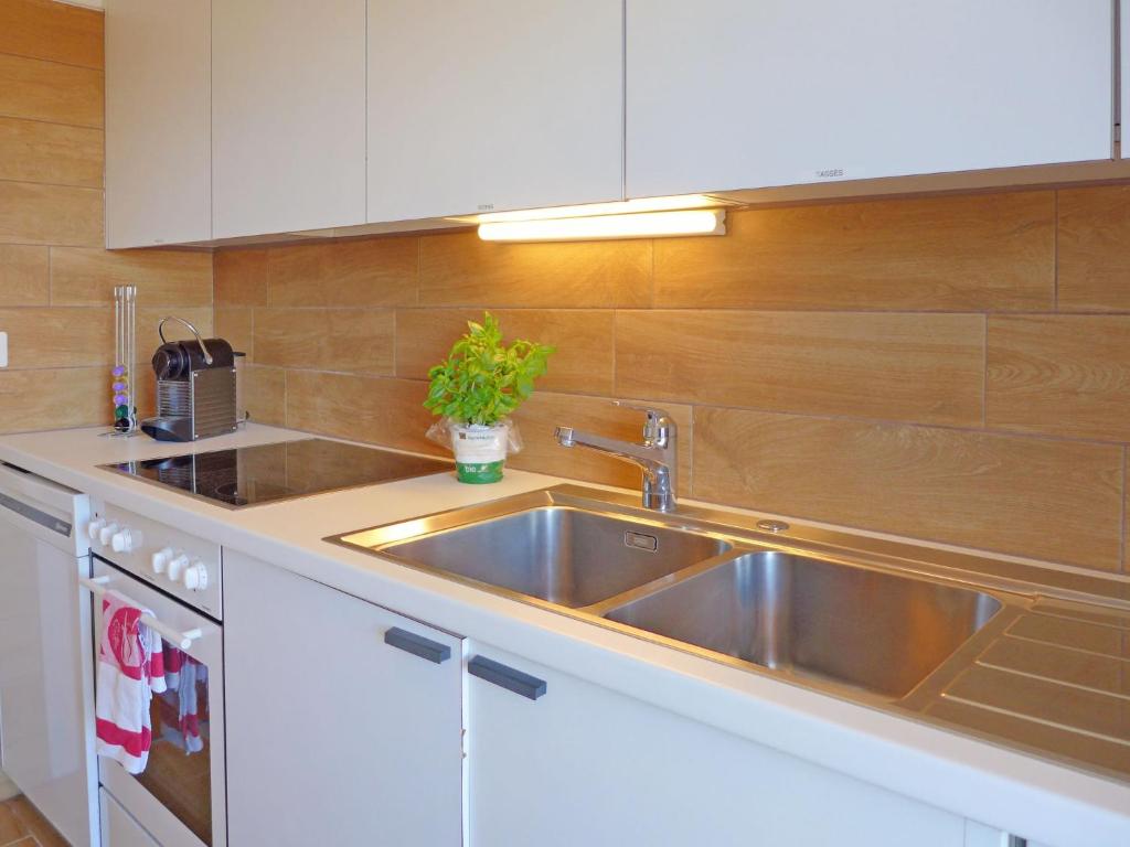 Apartment Andrea A-B by Interhome photo 2