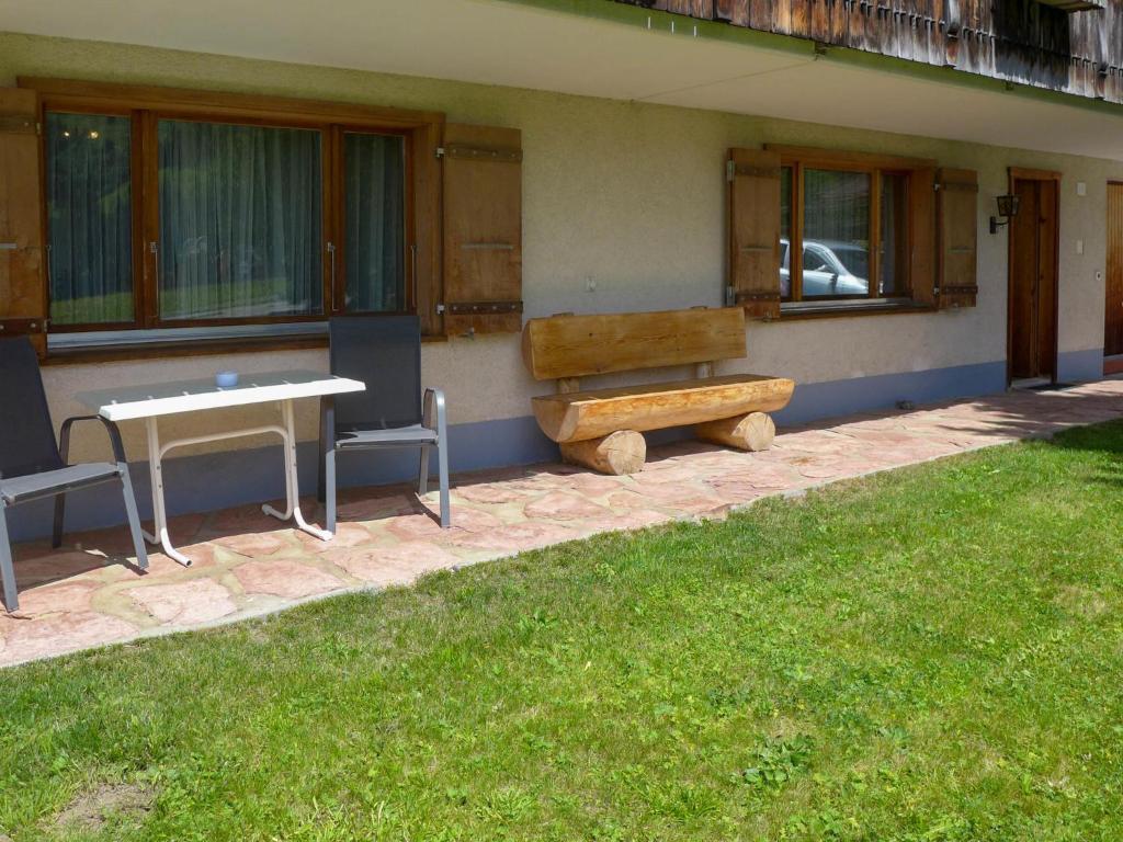 Apartment Chalet Chiebrendli by Interhome photo 1