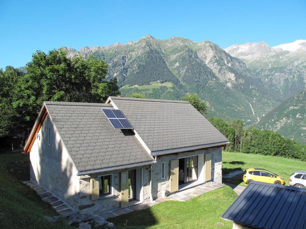Holiday Home Rustico De Leoni by Interhome